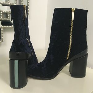 Dear Frances Spirit Boots - Navy Crushed Velvet 38